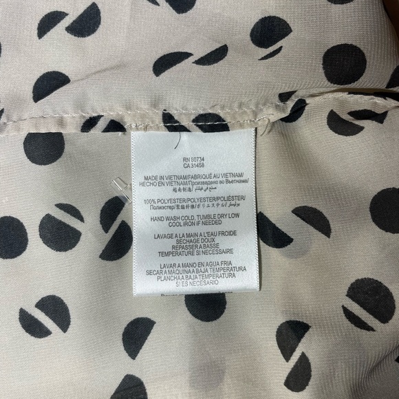 BCBG Stylish beige polka dot top - Picture 6 of 7